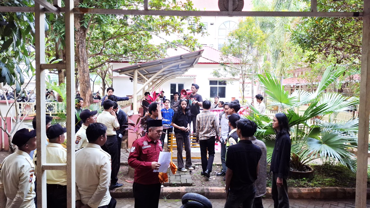 Ada Apa di FDK UINAM? Jadwal Kacau dan Fasilitas Tak Layak, Picu Amarah Mahasiswa