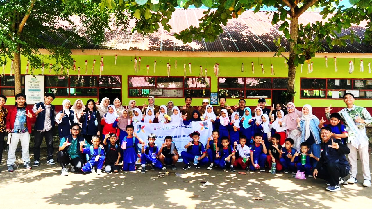 Gerakan Hijau di Gowa: GLI Batch 5 Ajak Siswa Daur Ulang dan Menanam Pohon