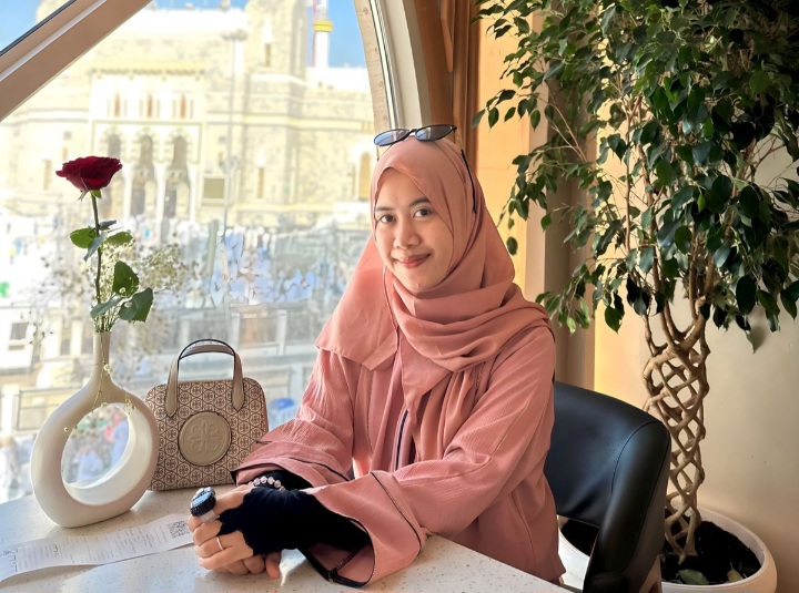 Perempuan dalam Cahaya Islam: Mengembalikan Martabat dan Peran Mulia