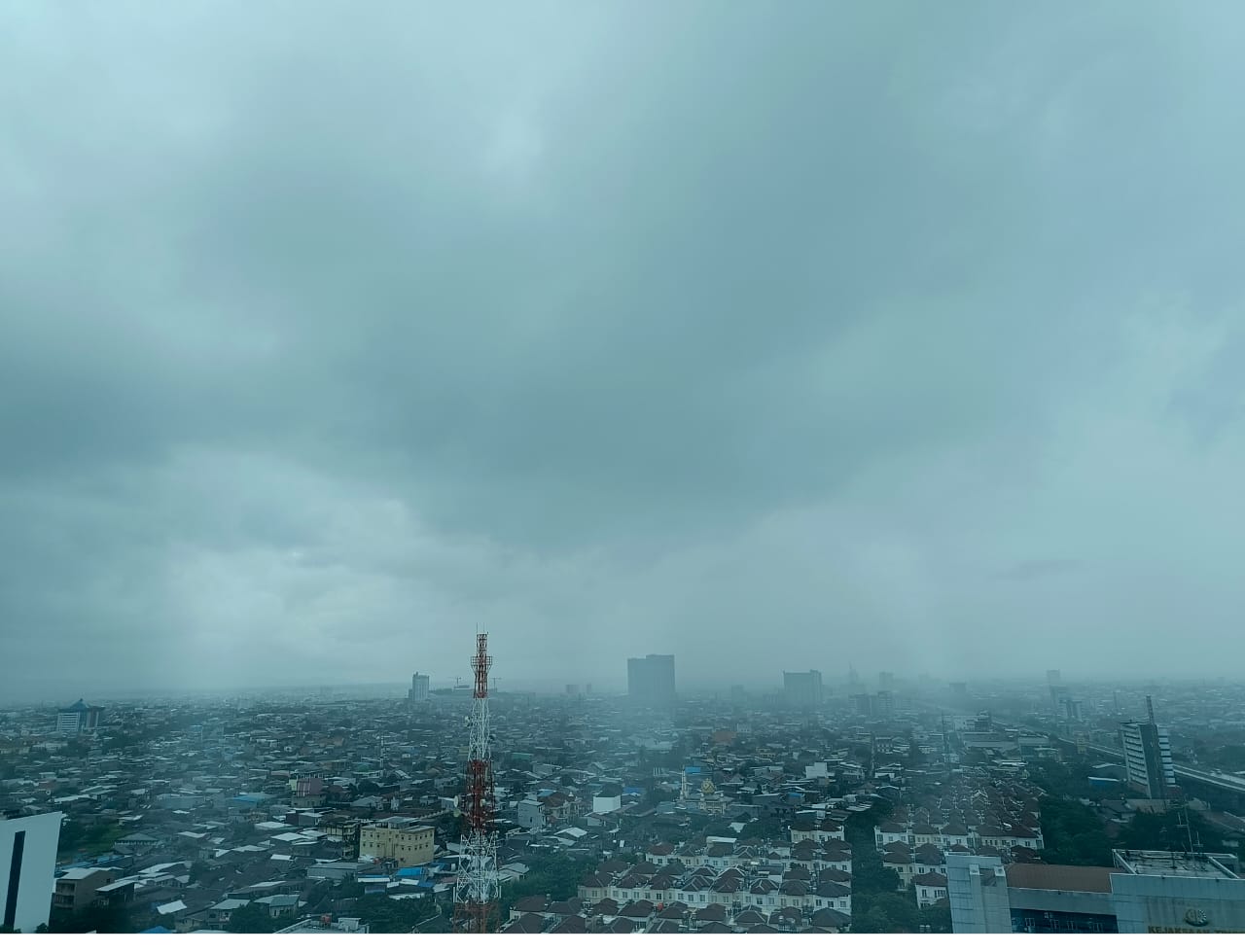 Sulsel Siaga Cuaca Ekstrem,  BMKG Sebut Risiko Hidrometeorologi Tinggi