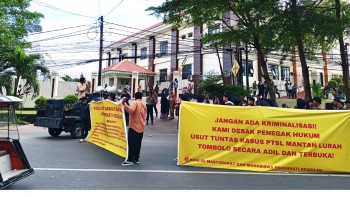 Aksi Mahasiswa Di PN Sungguminasa: Tuntut Transparansi Kasus PTSL Mantan Lurah Tombolo